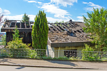 Hausdach nach Gebäudebrand